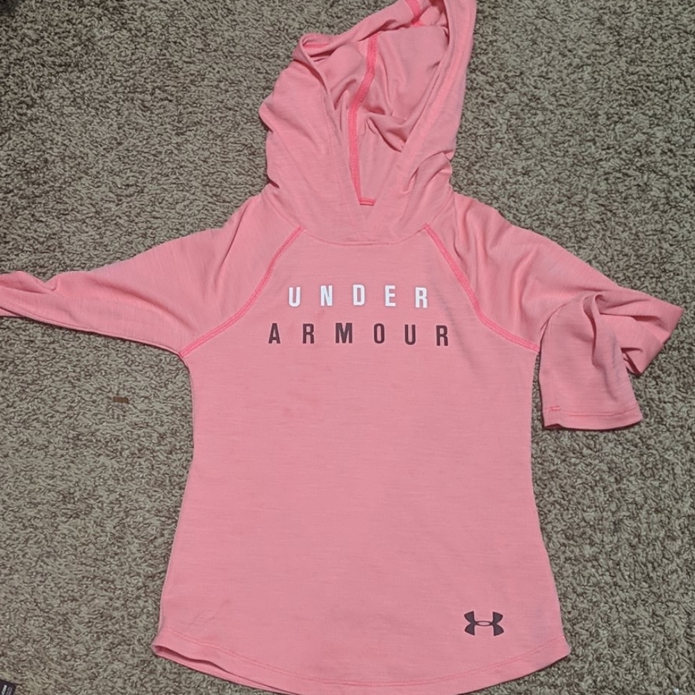 Girls under armour shirt
